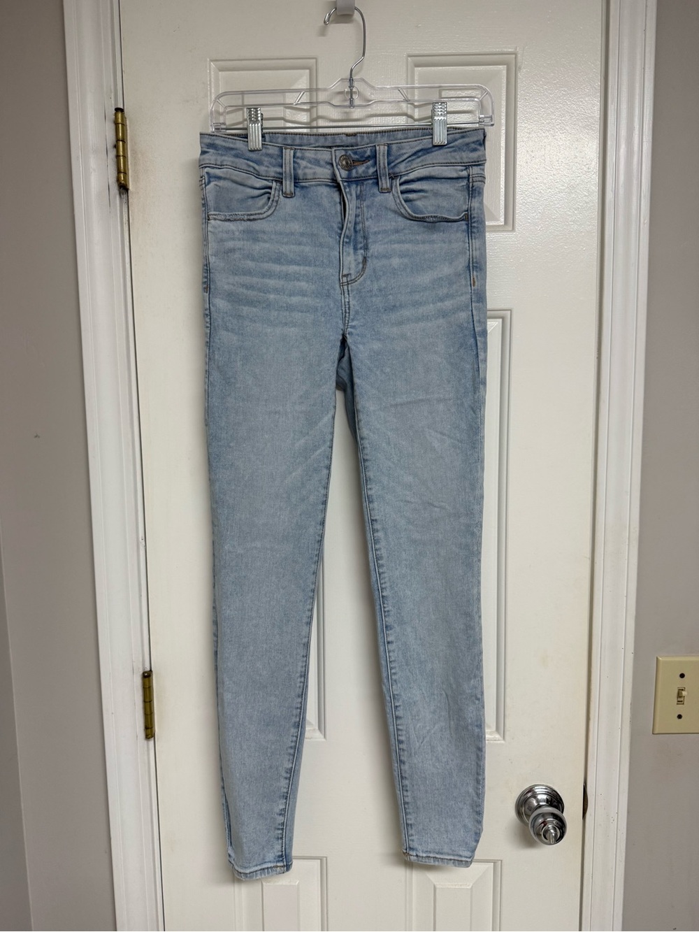 AE Light Wash High-Rise Skinny Jeans - Women